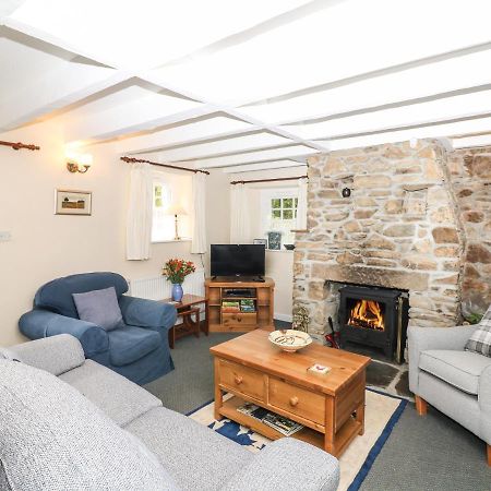 Badger Cottage Mawgan Exteriör bild