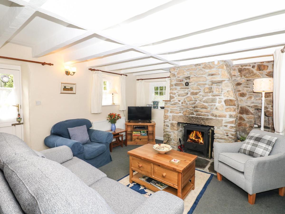 Badger Cottage Mawgan Exteriör bild