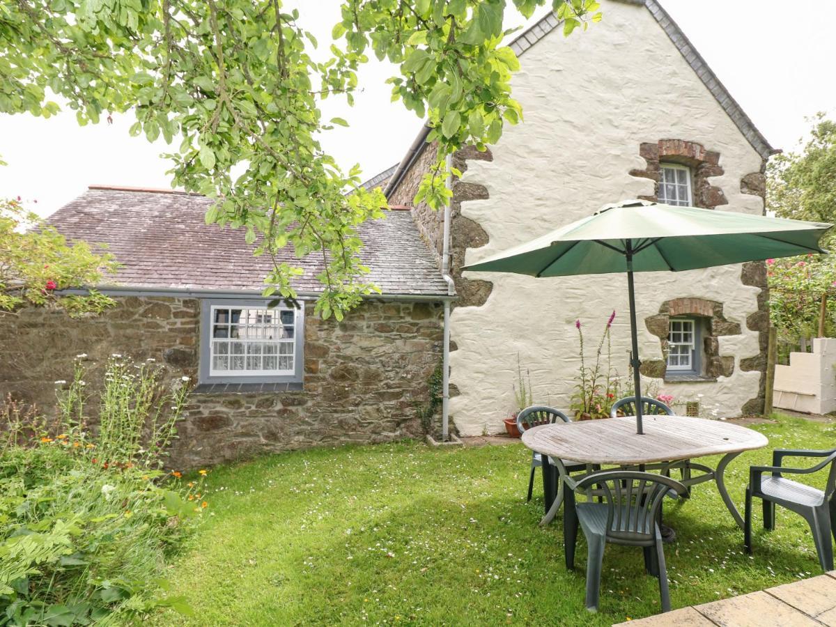 Badger Cottage Mawgan Exteriör bild